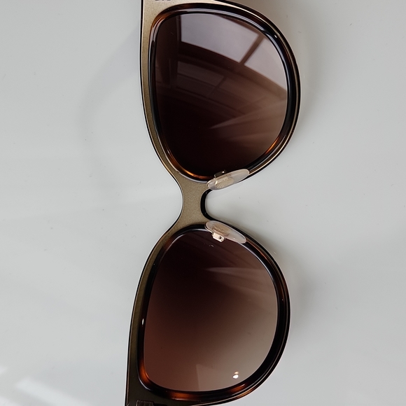 Burberry Sunglasses - Picture 7 of 16